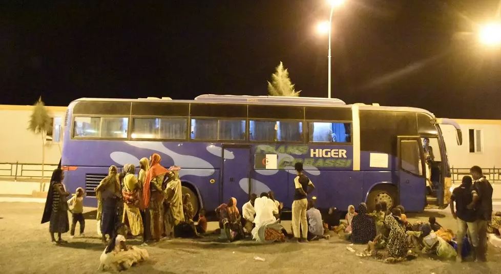 Over 800 migrants were turned away by Algeria Afro News Wire