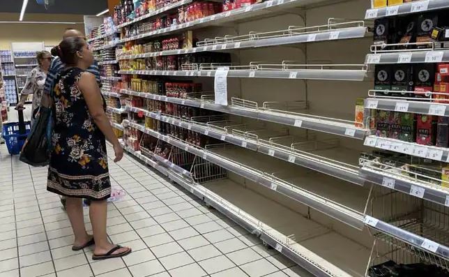 Sugar, vegetable oil, rice and even bottled water disappear from grocery stores as Tunisia plunges into food scarcity Afro News Wire
