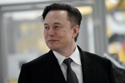 "The bird is freed" - Elon Musk fires CEO and Top executives as he officially takes over twitter. Afro News Wire