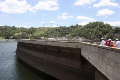 Low dam levels in Zimbabwe result in lack of electricity. Afro News Wire