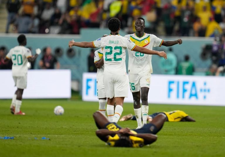 After defeating Ecuador 2-1, Senegal secures a spot in the round of 16. Afro News Wire