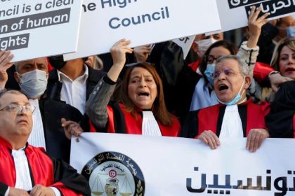 Judges and attorneys protest in Tunis against Saied after he fired more than 50 judges. Afro News Wire