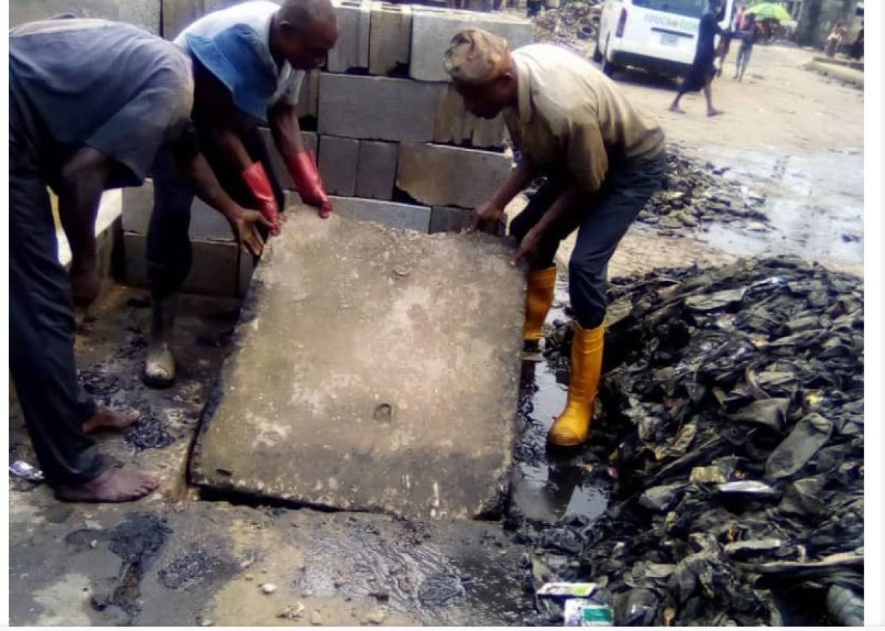 Filth Removed From Lagos Drainage Cause Stir (Photos). Afro News Wire