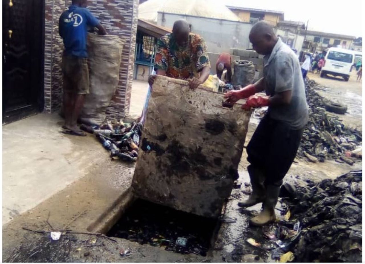 Filth Removed From Lagos Drainage Cause Stir (Photos). Afro News Wire