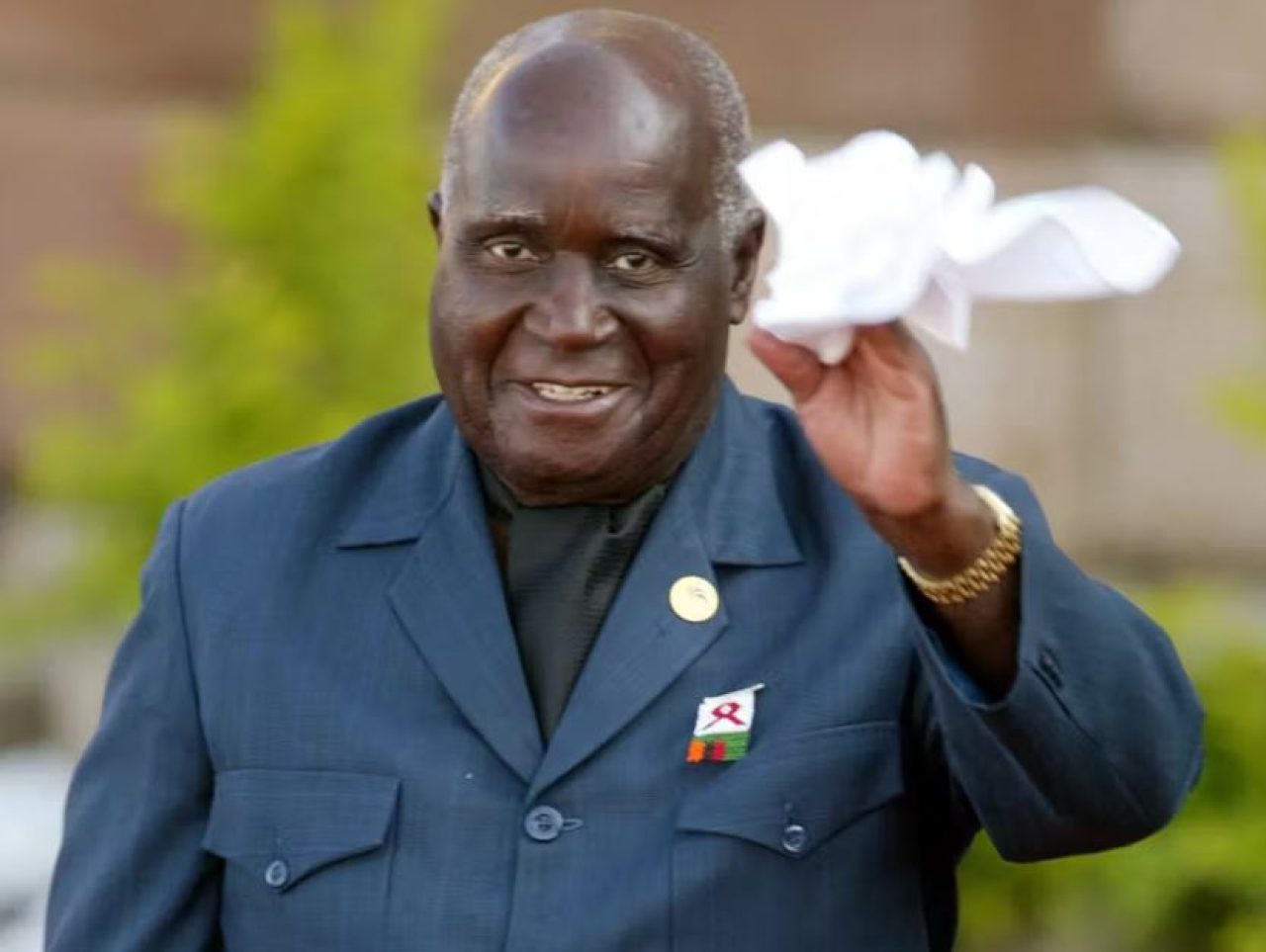 Kenya bans iconic Kaunda suit, named after the late Zambian President Kenneth Kaunda Afro News Wire
