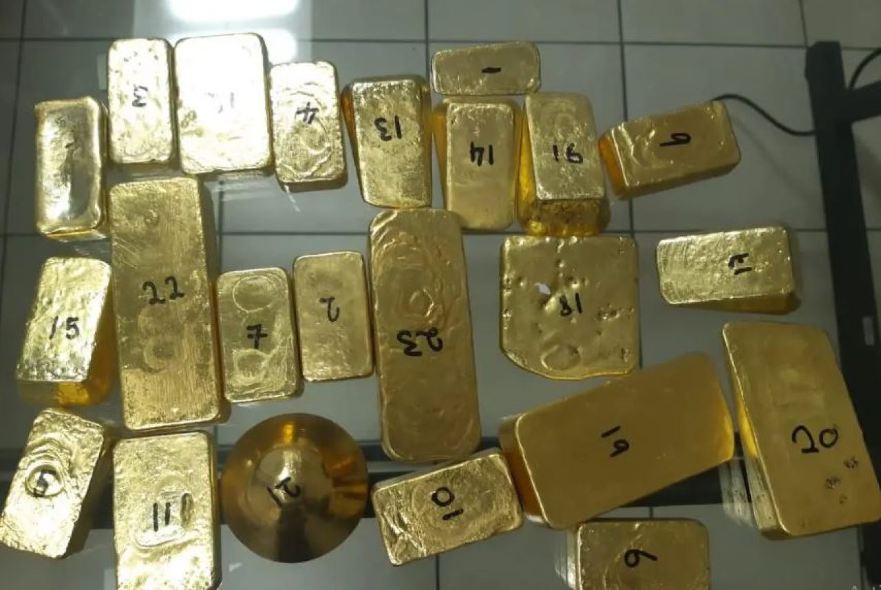 Update: Zimbabwe Miners' Federation boss gets off with a R95 000 fine and a suspended sentence after attempt to smuggle 6kg of gold to the UAE. Afro News Wire